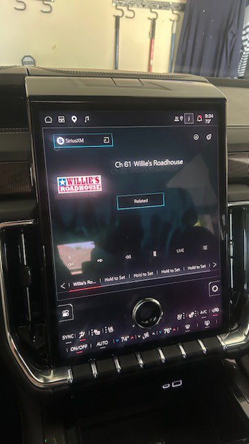 Used 2026 GMC Yukon Elevation w/ Elevation Premium Package AWD/4WD image 9