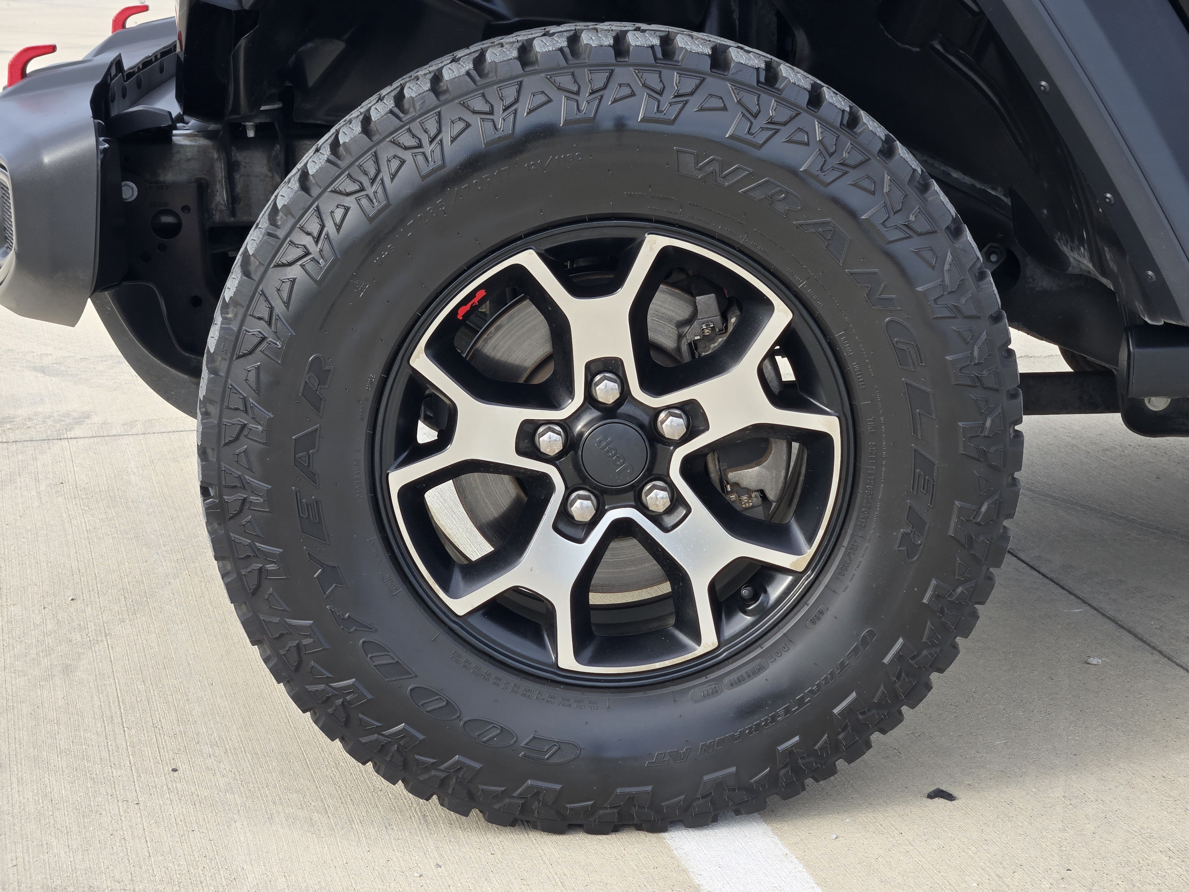 Used 2018 Jeep Wrangler Unlimited Rubicon w/ LED Lighting Group AWD/4WD image 14