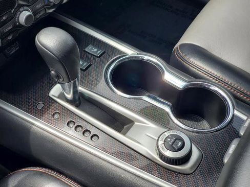 Used 2020 Nissan Pathfinder SL w/ Rock Creek Edition image 19
