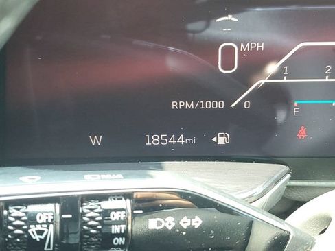 Certified 2025 Cadillac Escalade Sport w/ Touring Package AWD/4WD image 27