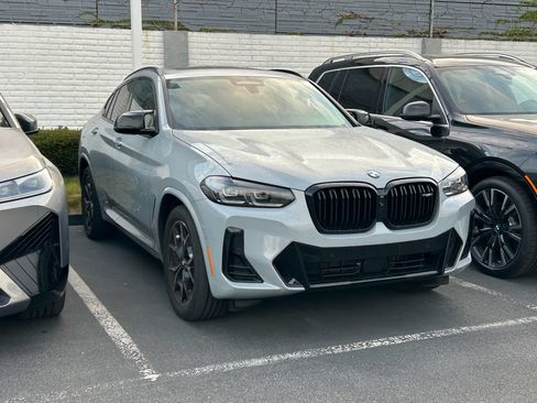 Used 2023 BMW X4 M40i AWD/4WD image 2