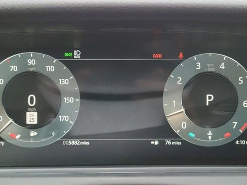 Used 2025 Land Rover Range Rover Velar Dynamic HSE image 34