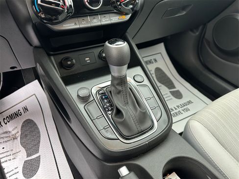 Used 2023 Hyundai Kona SEL image 21