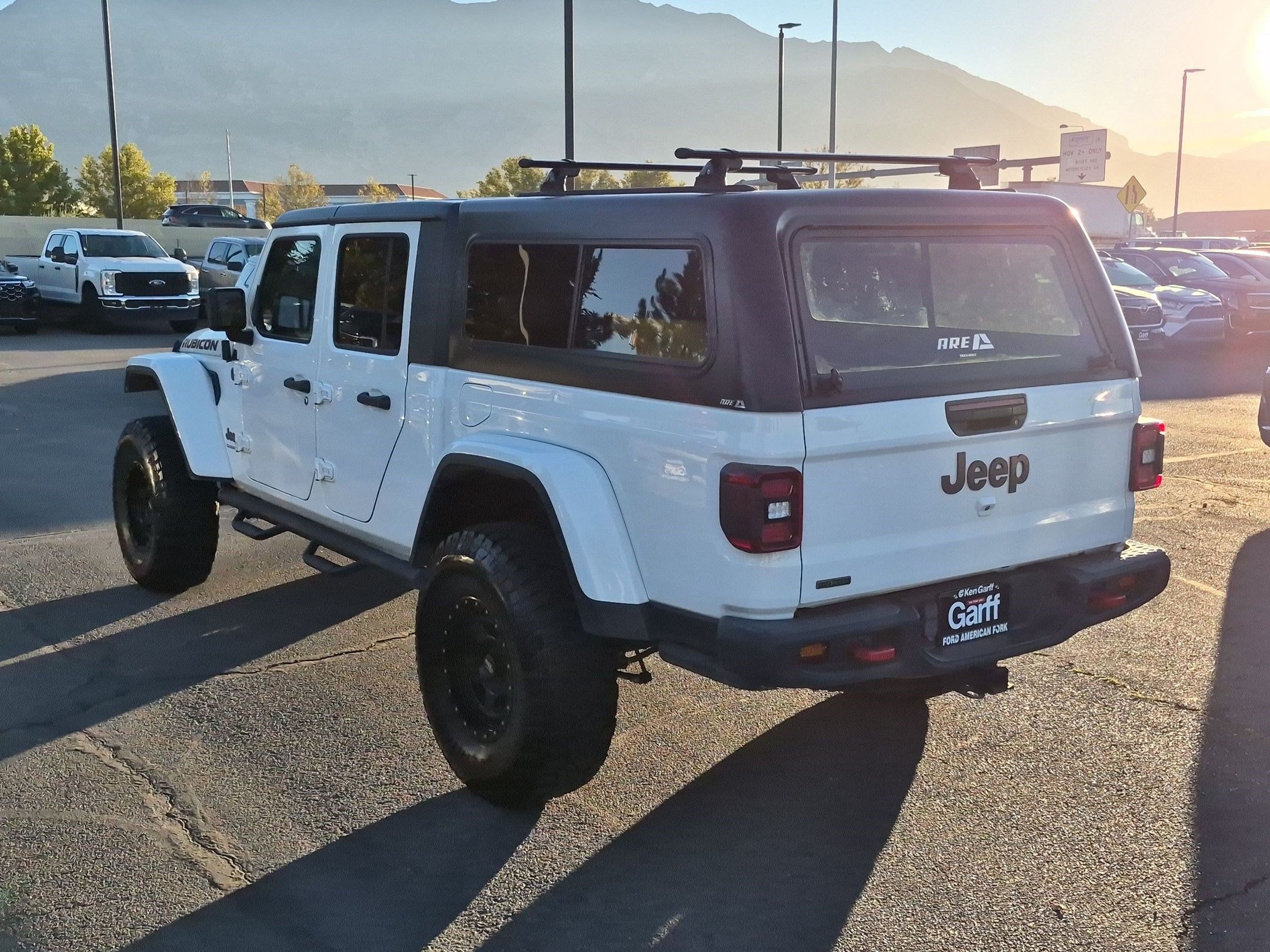 Used 2022 Jeep Gladiator Rubicon w/ LED Lighting Group AWD/4WD image 9