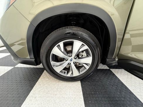 Used 2025 Subaru Ascent Premium AWD/4WD image 11