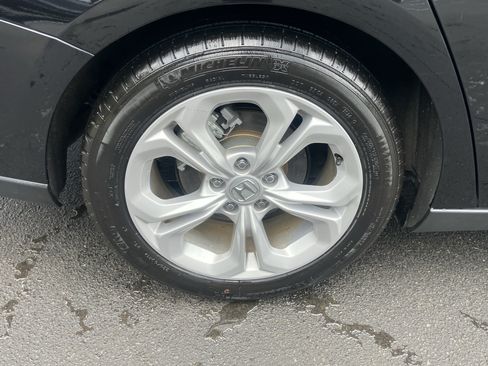 Certified 2025 Honda Accord LX image 13