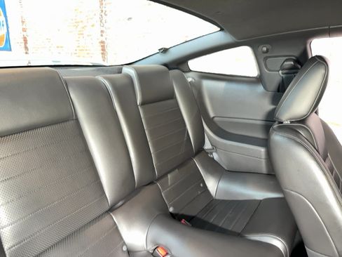 Used 2005 Ford Mustang GT RWD image 70