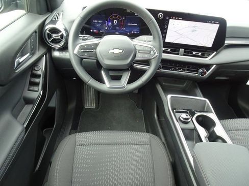 New 2026 Chevrolet Equinox LT w/ Safety and Technology Package AWD/4WD image 6