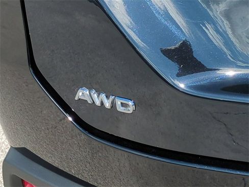 Used 2024 Honda Pilot Touring image 13