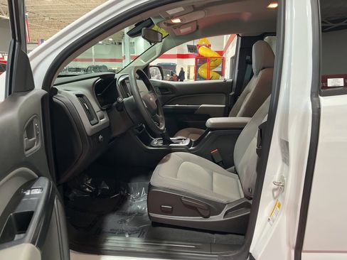 Used 2022 Chevrolet Colorado W/T image 10