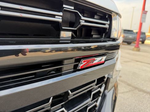 Used 2023 Chevrolet Suburban Z71 w/ Luxury Package image 27