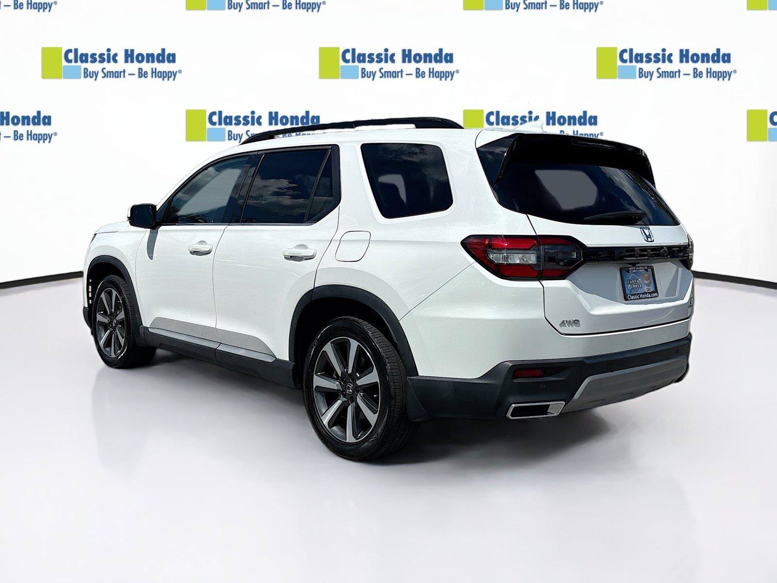 Certified 2024 Honda Pilot Touring image 5