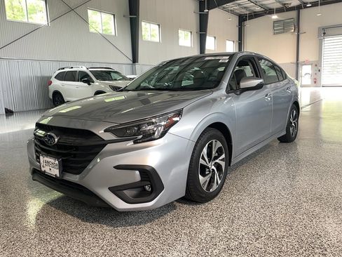 Used 2025 Subaru Legacy Premium AWD/4WD image 3