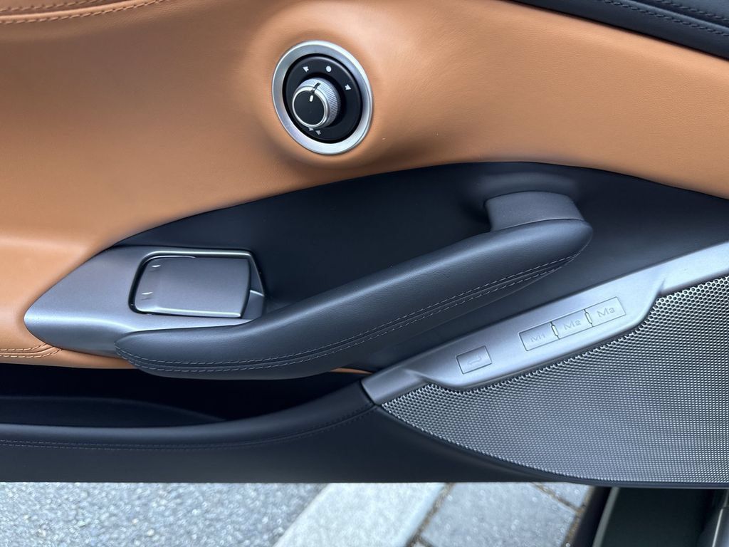 Certified 2023 Ferrari Portofino M RWD image 13