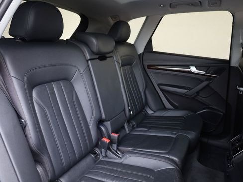 Used 2018 Audi Q5 2.0T Premium Plus w/ Premium Plus Package AWD/4WD image 25