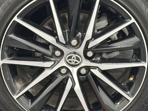 Used 2024 Toyota Camry SE image 5