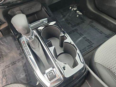 Used 2024 Chevrolet Trax LT image 15