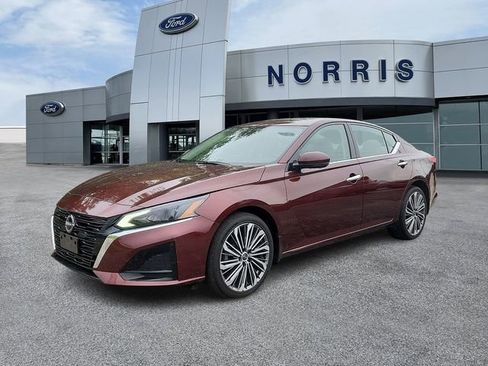 Used 2023 Nissan Altima 2.5 SL AWD/4WD image 2