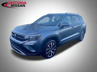 Used 2024 Volkswagen Taos SE video 3