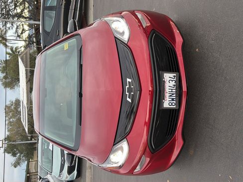 Used 2021 Chevrolet Bolt LT image 2