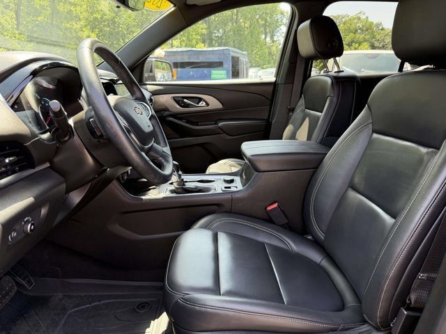 Used 2023 Chevrolet Traverse LT w/ LT Premium Package AWD/4WD image 16