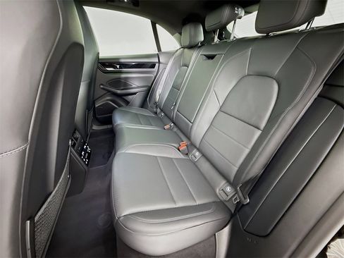 Used 2025 Porsche Macan Electric image 23