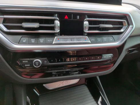 Used 2024 BMW X3 sDrive30i w/ Premium Package image 19