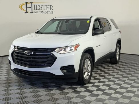Used 2020 Chevrolet Traverse LS w/ LPO, Blackout Package FWD image 4