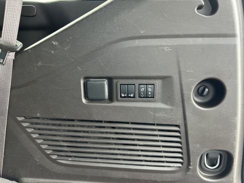 Used 2022 GMC Yukon SLT image 12