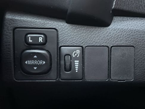 Used 2017 Toyota Corolla SE image 25