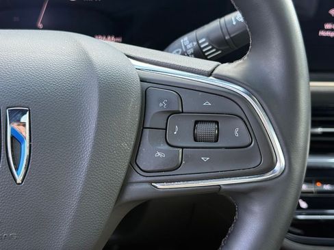 Used 2025 Buick Envista Avenir FWD image 28