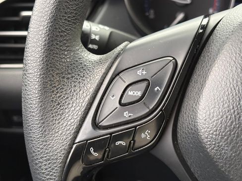 Used 2019 Toyota C-HR XLE image 16