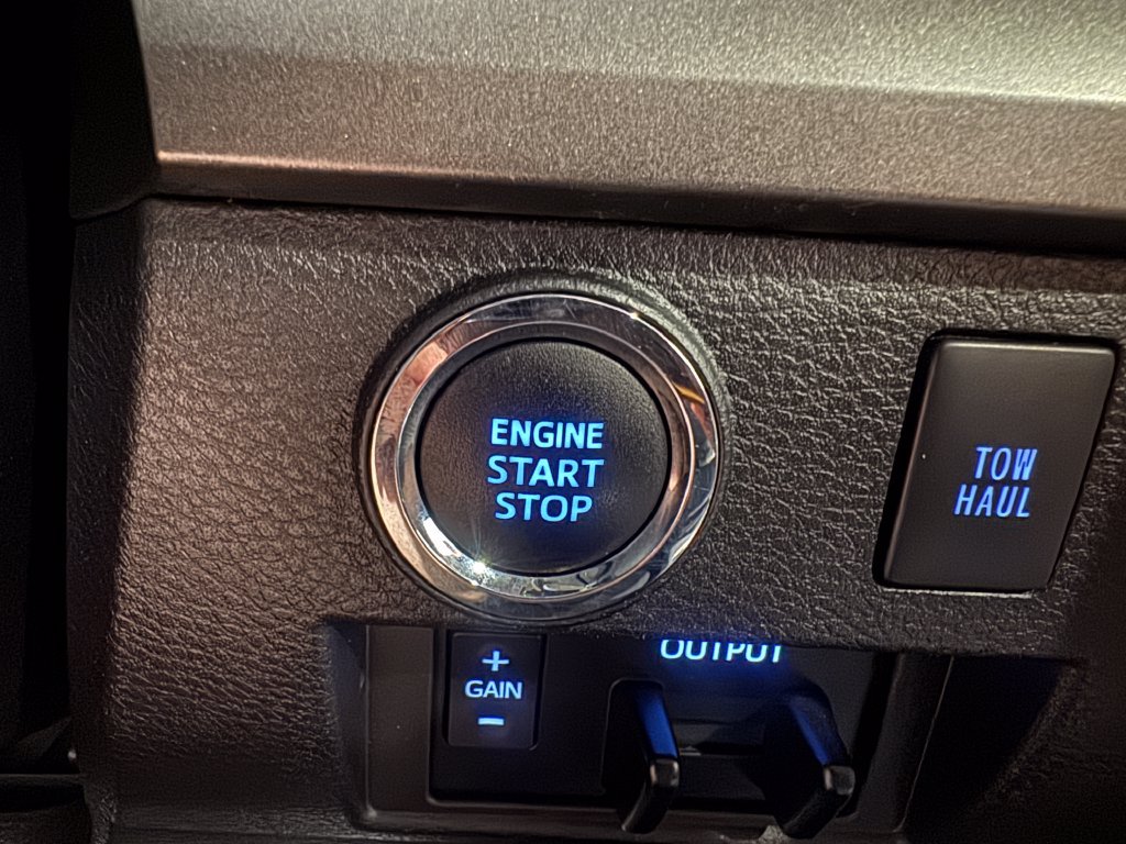 Used 2021 Toyota Tundra SR5 AWD/4WD image 42