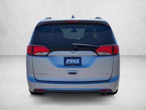 Used 2019 Chrysler Pacifica Limited FWD image 7