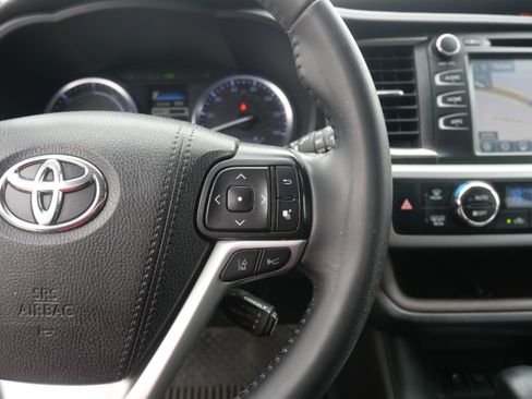 Used 2019 Toyota Highlander XLE image 13