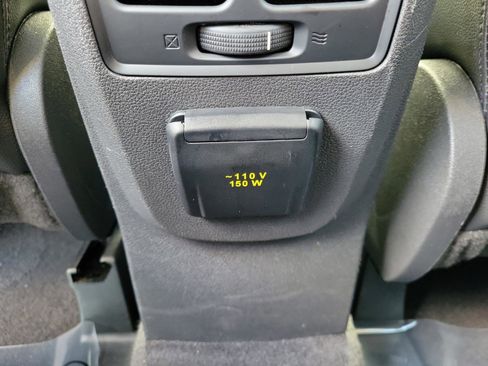 Used 2018 Ford Escape Titanium w/ Ford Safe & Smart Package image 16