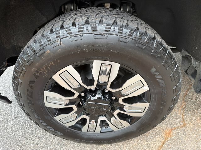 Used 2024 Chevrolet Silverado 3500 High Country w/ High Country Premium Package AWD/4WD image 11