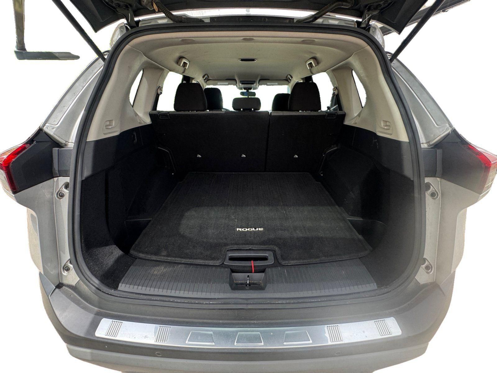 Used 2021 Nissan Rogue SV FWD image 18