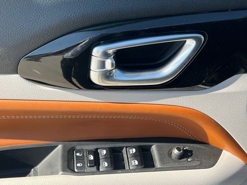 Used 2024 Jeep Compass Limited image 23