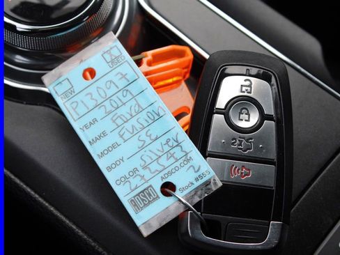 Used 2019 Ford Fusion SE FWD image 31