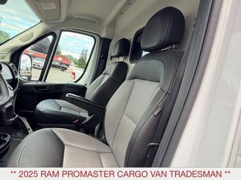 Used 2025 RAM ProMaster 2500 w/ Convenience Group FWD image 14