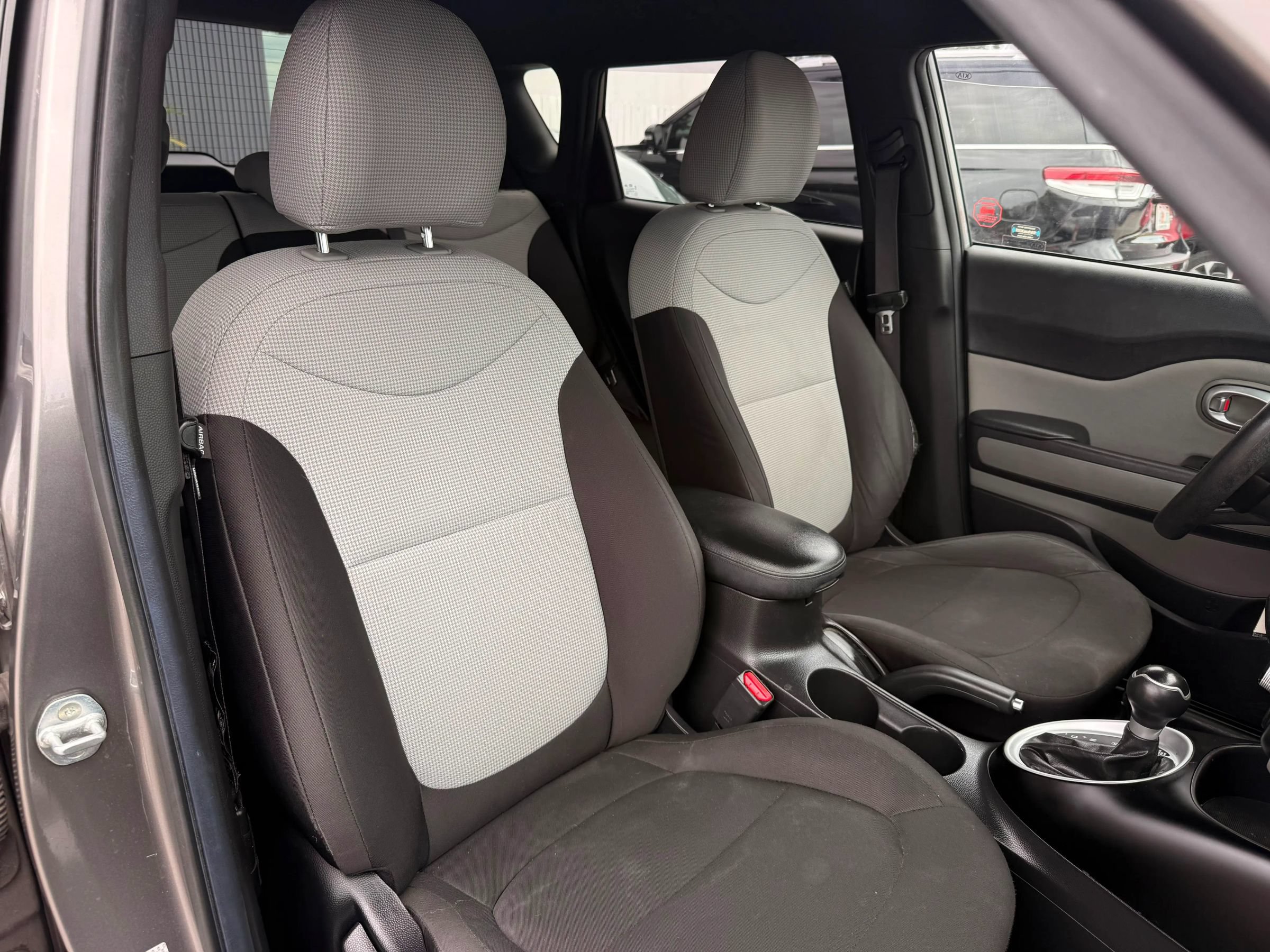 Used 2015 Kia Soul FWD image 16
