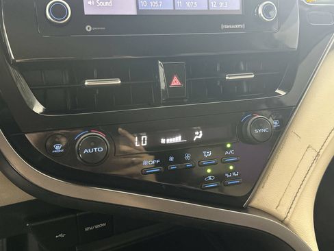Used 2021 Toyota Camry LE FWD image 19