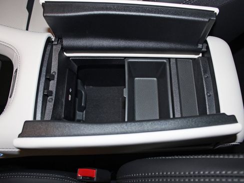 Certified 2025 Mercedes-Benz GLE 53 AMG 4MATIC Coupe image 27