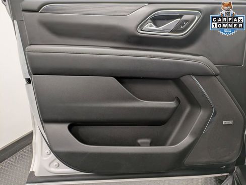 Used 2024 GMC Yukon SLT w/ SLT Premium Package AWD/4WD image 8