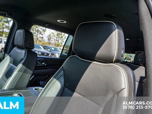 Used 2024 Chevrolet Suburban Premier RWD image 18
