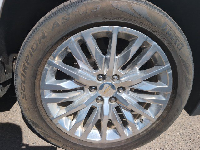 Used 2024 Chevrolet Tahoe Premier AWD/4WD image 4
