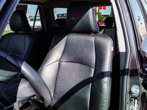 Certified 2023 Toyota 4Runner TRD Off-Road Premium w/ Moonroof Package AWD/4WD image 16