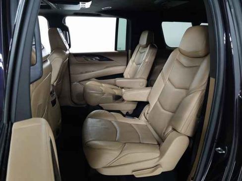 Used 2018 Cadillac Escalade ESV Platinum image 35
