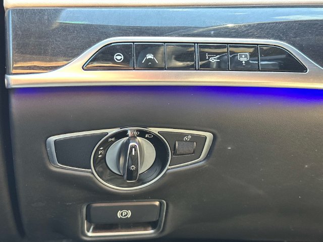 Used 2020 Mercedes-Benz S 560 4MATIC Sedan image 25